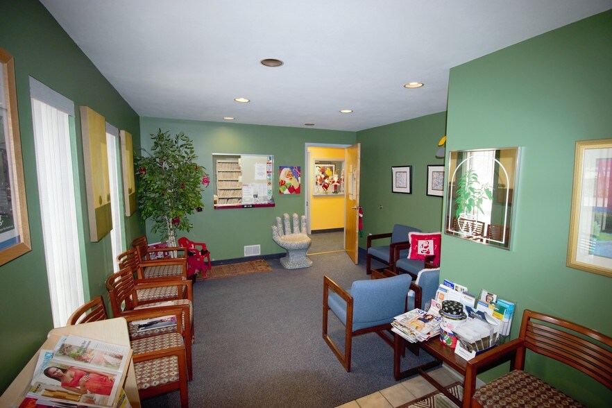 More Photos Of 2211 Lyell Ave, Rochester Medical For Lease