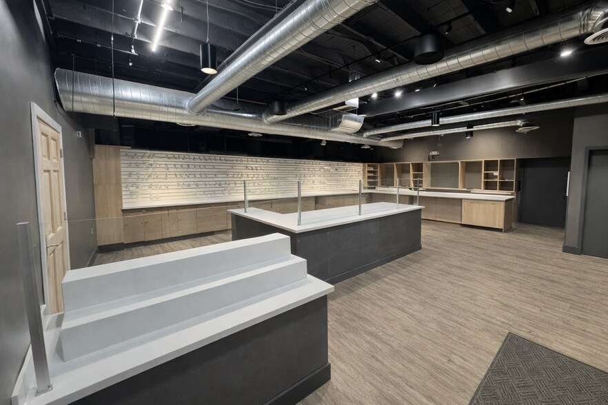 More Photos Of 111 W Genesee St, Lapeer Freestanding For Sale