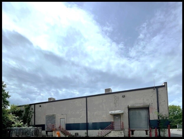 More Photos Of 1437 E Sugar Creek Rd, Charlotte Freestanding For Lease