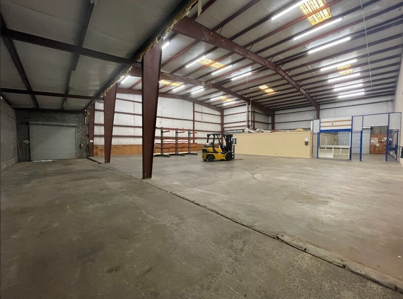 More Photos Of 4454 Warm Springs Rd, Columbus Warehouse For Lease