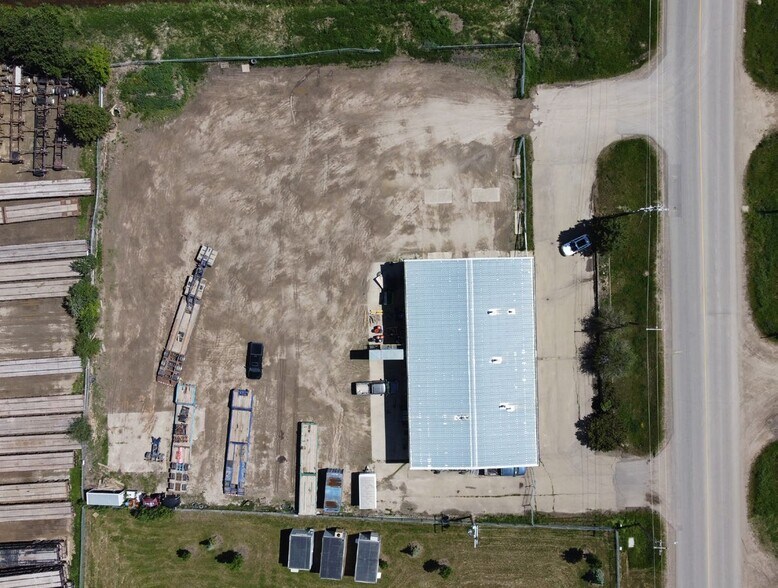 More Photos Of 49 Diamond Ave, Spruce Grove Manufacturing For Sale