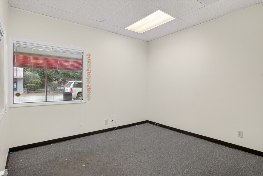 More Photos Of 126 N Main St, Warrenton Medical For Lease