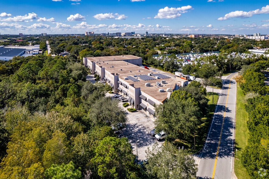 More Photos Of 7802 Kingspointe Pky, Orlando Office For Lease