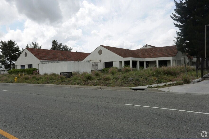 More Photos Of 4130 Hallmark Pky, San Bernardino Warehouse For Lease