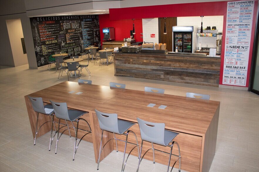 More Photos Of 5350 S Staples St, Corpus Christi Office For Lease