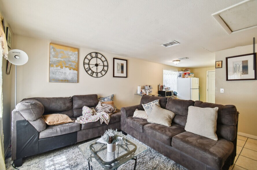 More Photos Of 4507-4517 E Giddens Ave, Tampa Multifamily For Sale