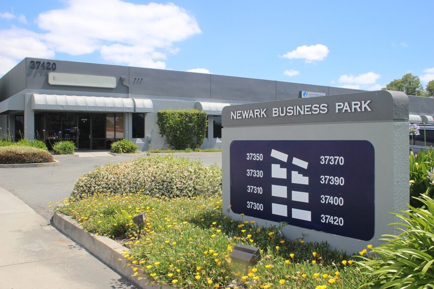 More Photos Of 37300 Cedar Blvd, Newark Unknown For Lease