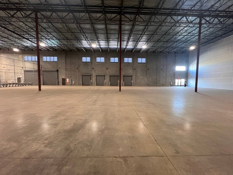 More Photos Of 1001 Kooloaula St, Kapolei Warehouse For Lease