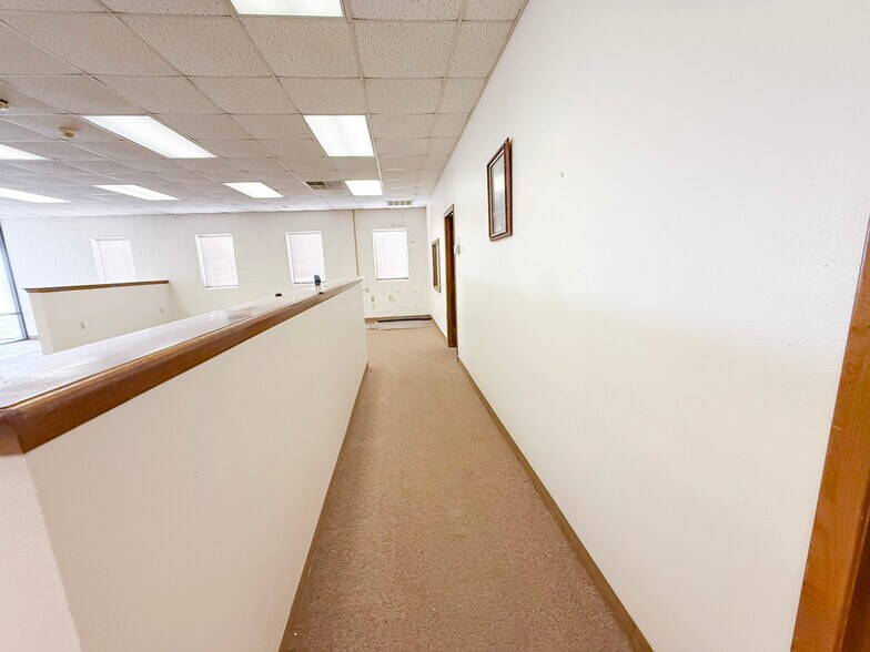 More Photos Of 1901 Carter St, Pampa Office For Sale