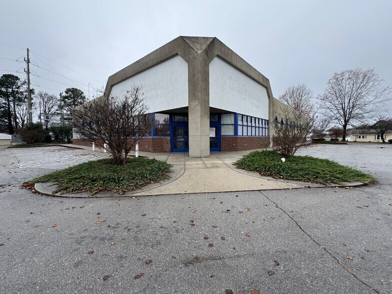 More Photos Of 1313 N Wood Ave, Florence Freestanding For Sale