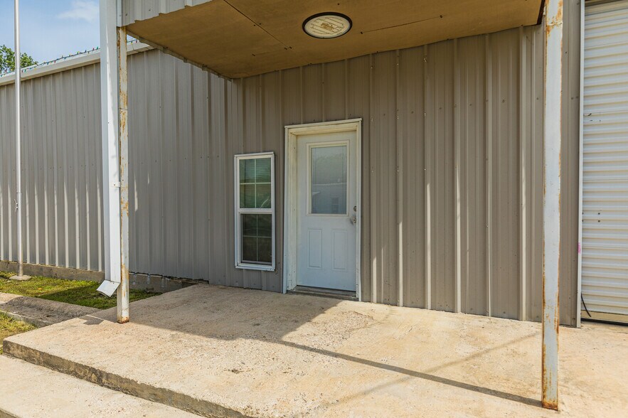 More Photos Of 118 Monroe St., Itasca Office For Lease