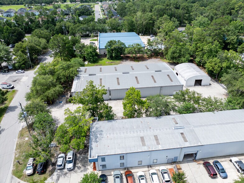 More Photos Of 9624 Sunbeam Center Dr, Jacksonville Warehouse For Sale