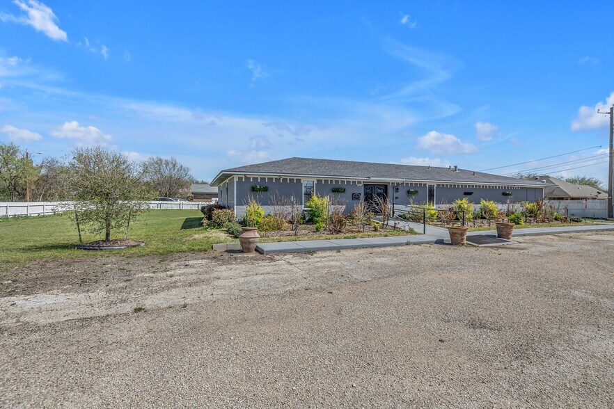 More Photos Of 6251 Wichita St, Fort Worth Religious Facility For Sale