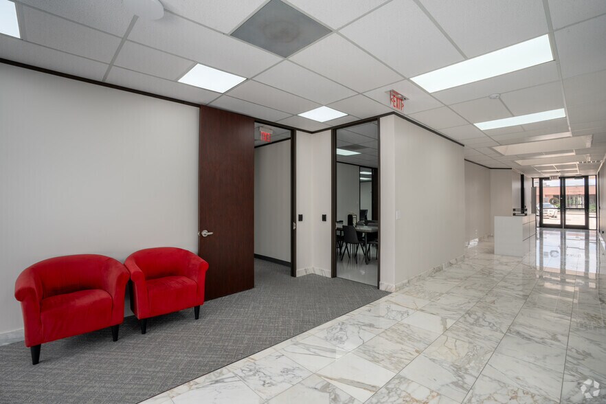 More Photos Of 10435 Greenbough Dr, Stafford Office For Lease