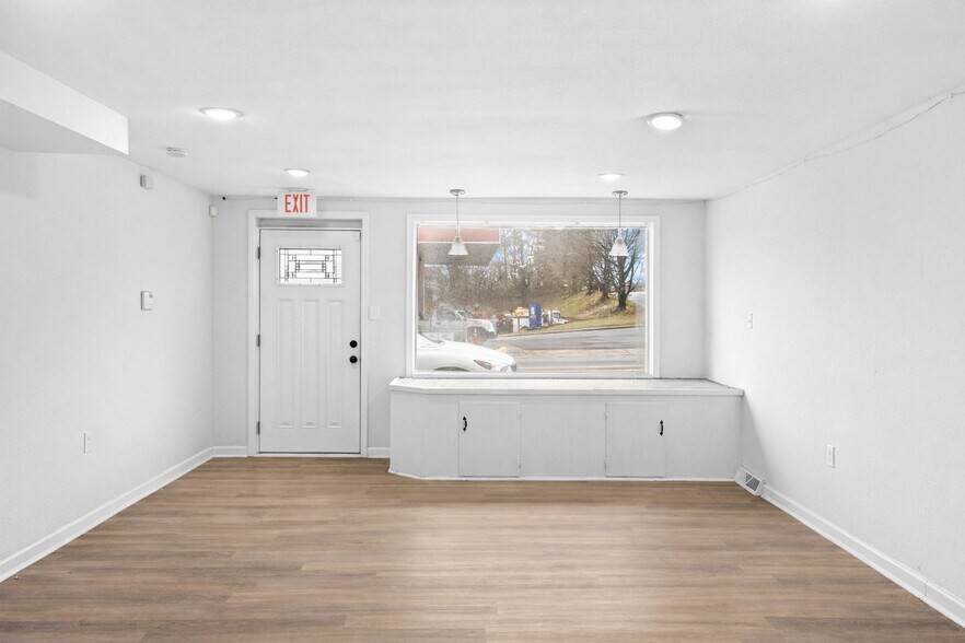 More Photos Of 1012-S S Main St, Culpeper Medical For Sale