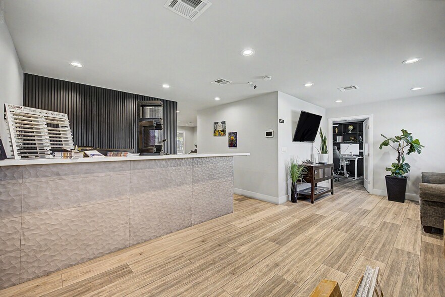 More Photos Of 6470 W Desert Inn Rd, Las Vegas Coworking Space