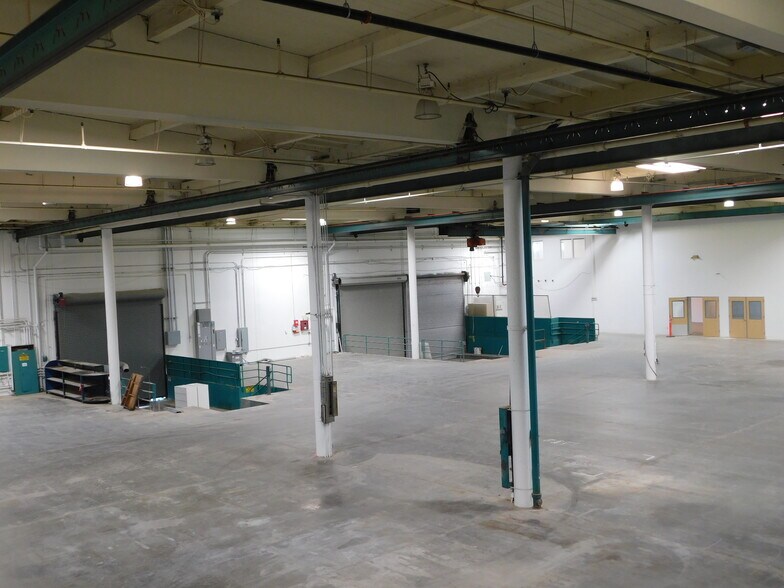 More Photos Of 1295 67th St, Emeryville Manufacturing For Lease