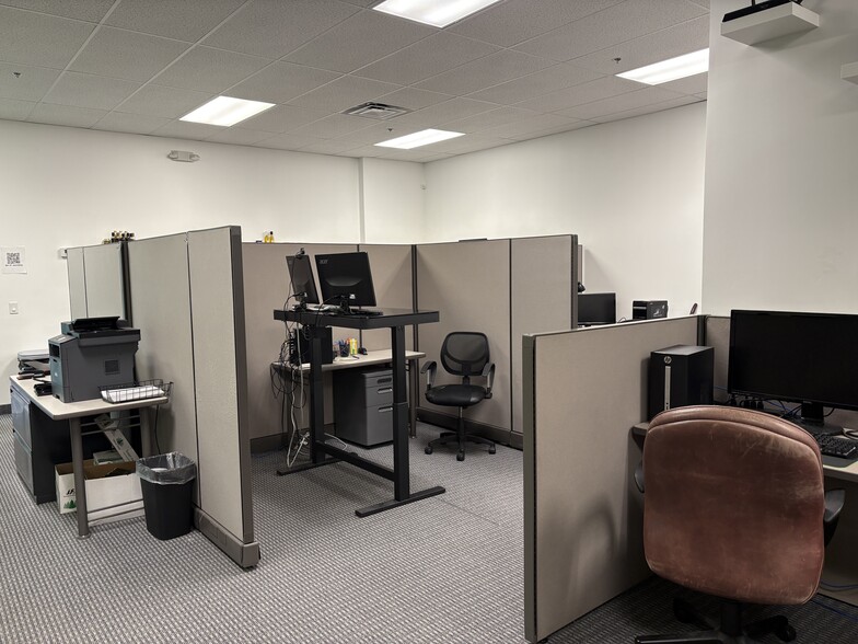 More Photos Of 1445 W 12th Pl, Tempe Light Distribution For Lease