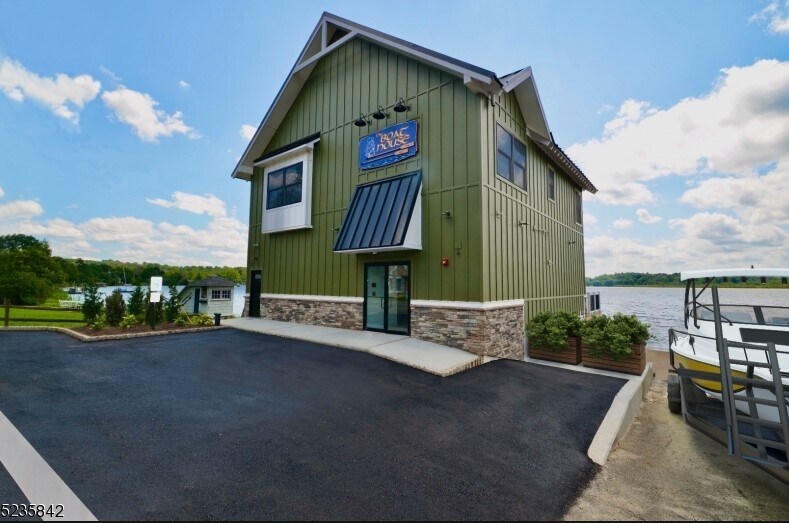 Primary Photo Of 97 Sand Shore Rd, Budd Lake Restaurant For Lease