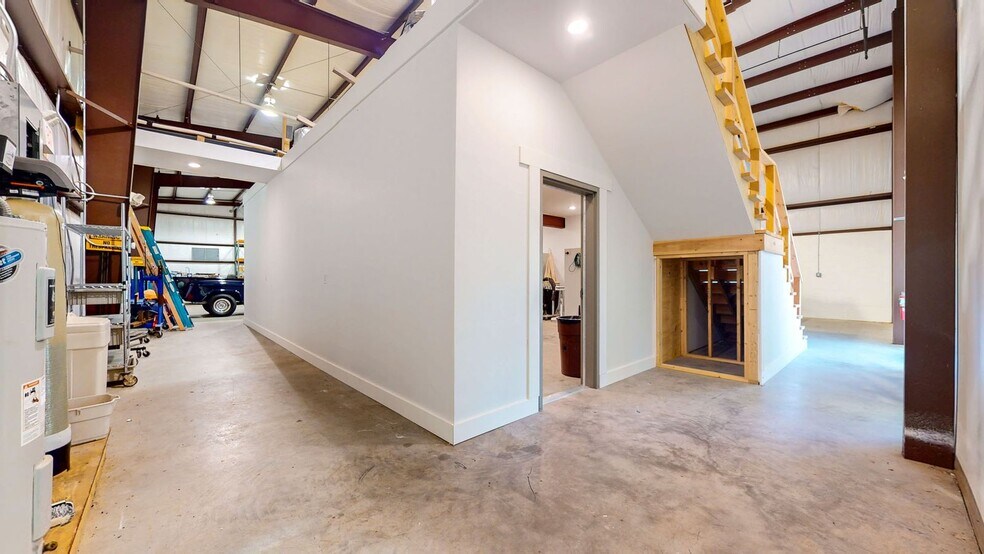 More Photos Of 521 Woodbine Ocean View Rd, Ocean View Warehouse For Sale