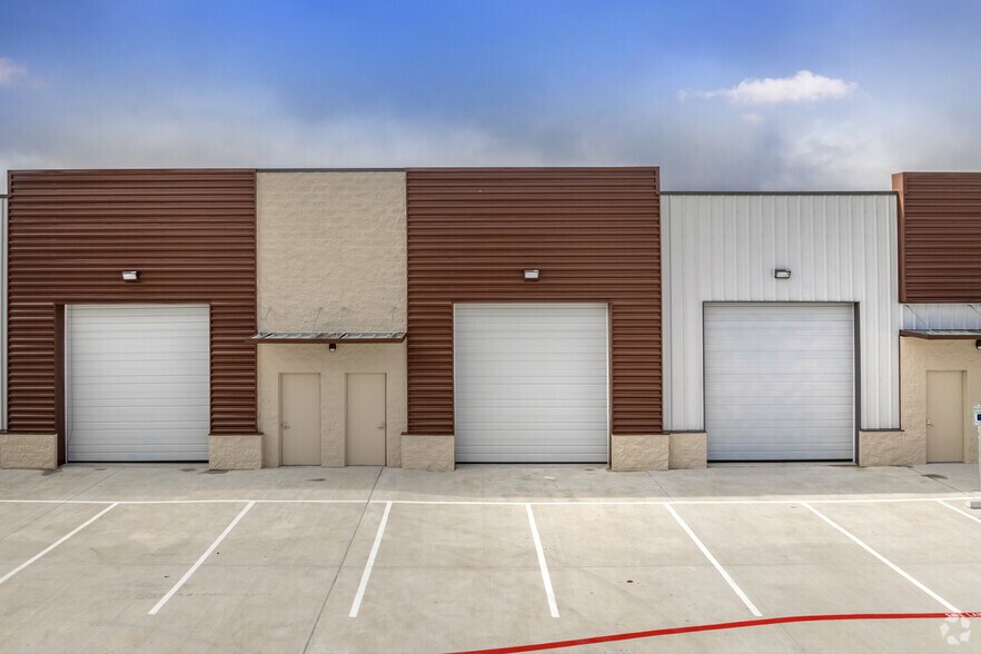 More Photos Of 8028 Dowdell Rd, Tomball Unknown For Lease