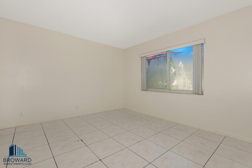 More Photos Of 10201 NW 35th St, Coral Springs Multifamily For Sale