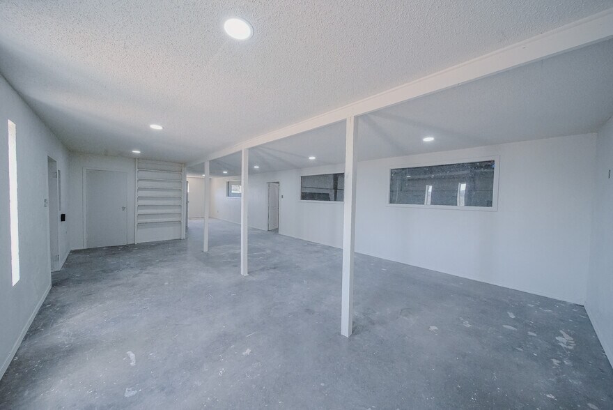 More Photos Of 35613 E 1130, Seminole Warehouse For Sale