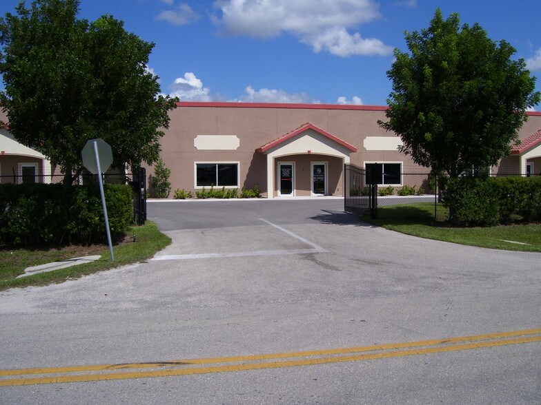 More Photos Of 300 Leonard Blvd, Lehigh Acres Warehouse For Sale