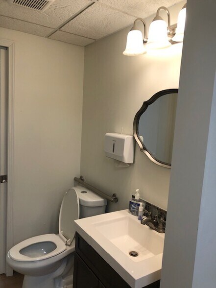 More Photos Of 3410 Knoxville Ave, Lubbock Medical For Lease