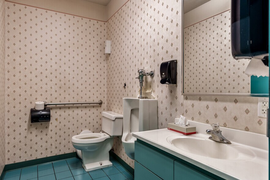 More Photos Of 6212 Material Ave, Loves Park Warehouse For Sale