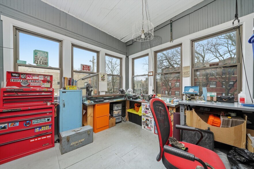 More Photos Of 3136 W Logan Blvd, Chicago Multifamily For Sale