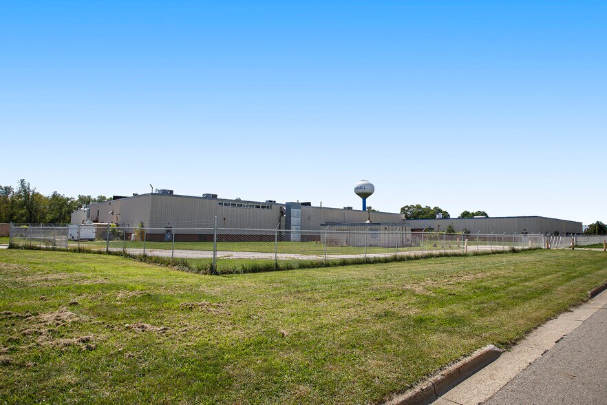 More Photos Of 205 Oliver Dr, Marshall Manufacturing For Sale