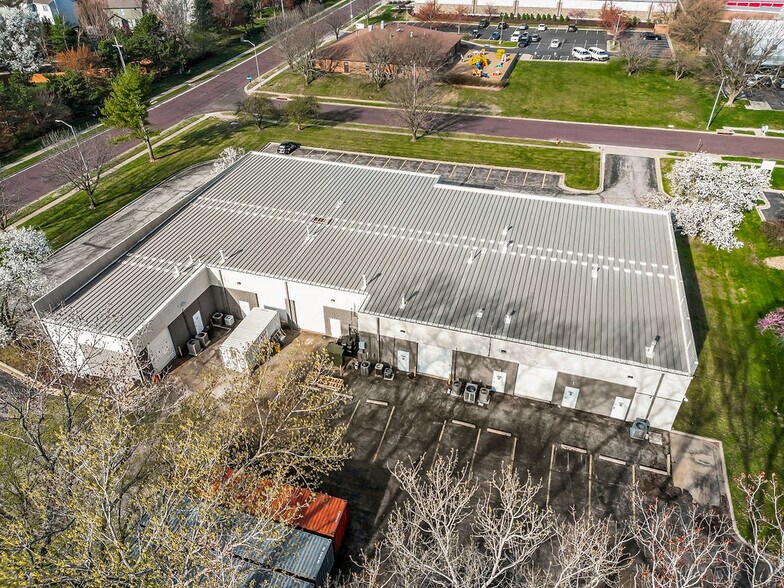 More Photos Of 12635-12651 Hemlock St, Overland Park Showroom For Lease