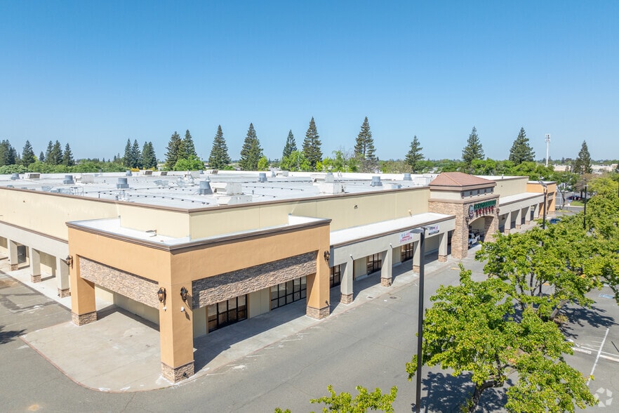 More Photos Of 2738 Sunrise Blvd, Rancho Cordova Freestanding For Lease
