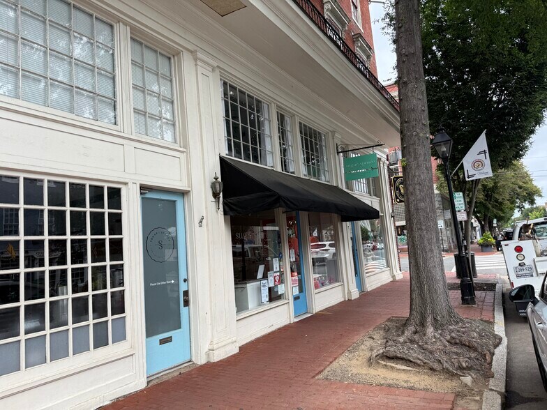 More Photos Of 726 Caroline St, Fredericksburg Apartments For Lease