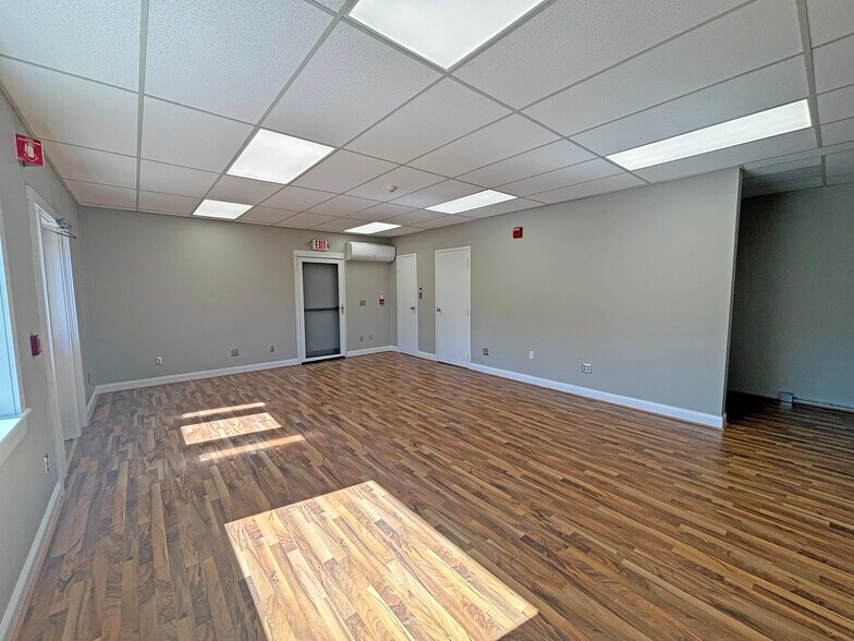 More Photos Of 55 Constitution Ave, Portsmouth Office Residential For Sale