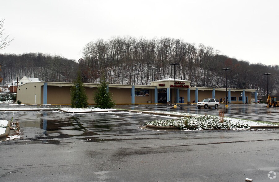 Primary Photo Of 5 Cracker Barrel Dr, Barboursville Freestanding For Sale