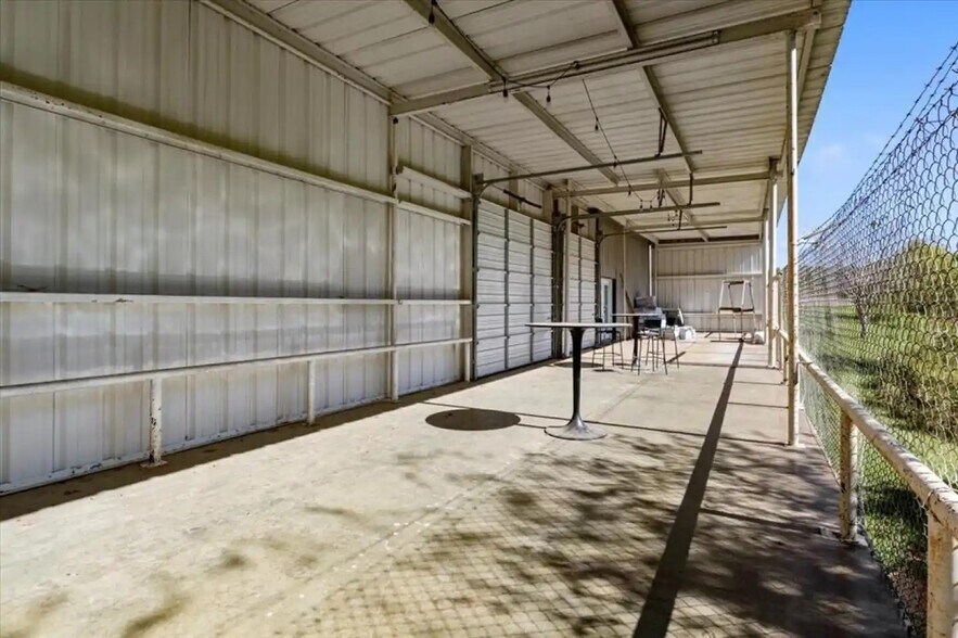 More Photos Of 401 I-30, Winfield Warehouse For Sale