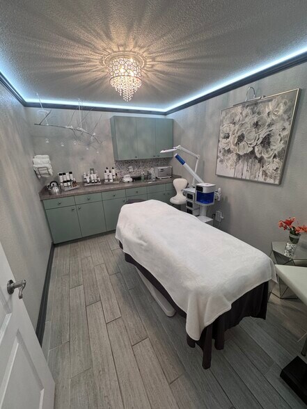 More Photos Of 3400 Tamiami Trl, Port Charlotte Medical For Sale