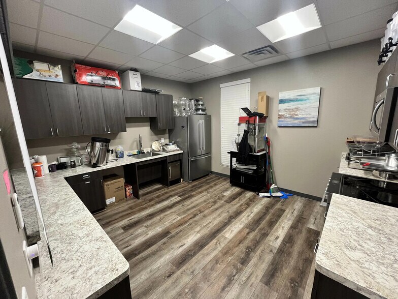 More Photos Of 551 N Valley Pky, Lewisville Office For Sale