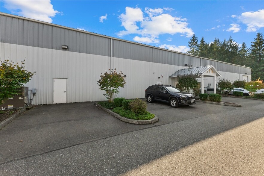 More Photos Of 18824 Smokey Point Blvd, Arlington Warehouse For Sale