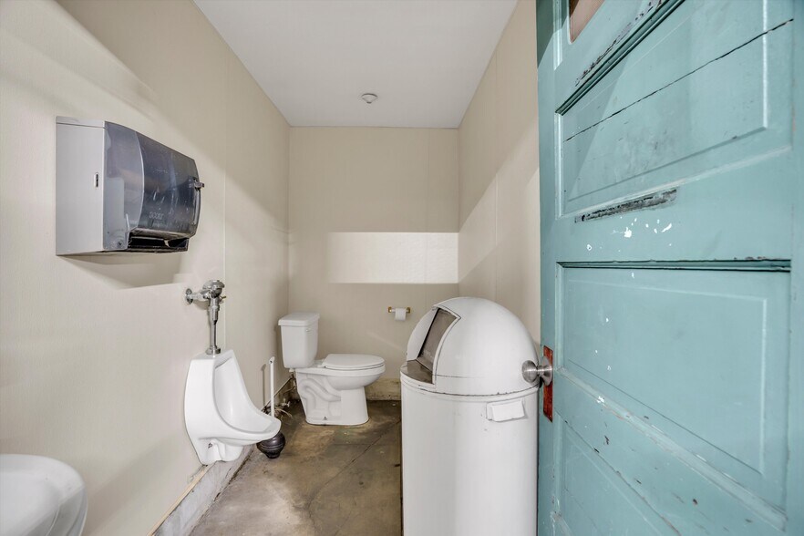 More Photos Of 1020 H St, Modesto General Retail For Sale