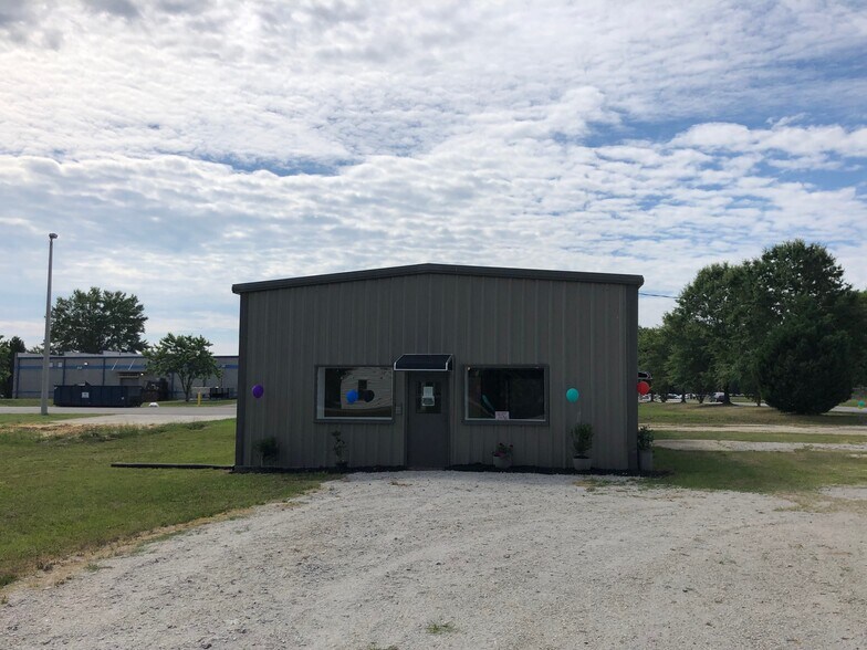 More Photos Of 1109 W Market St, Cheraw Specialty For Sale