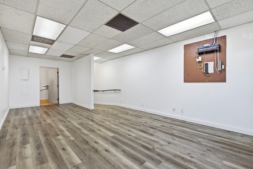 More Photos Of 5852 S Vermont Ave, Los Angeles Unknown For Lease