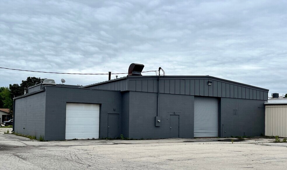 More Photos Of 640 Moasis Dr, Little Chute Warehouse For Sale