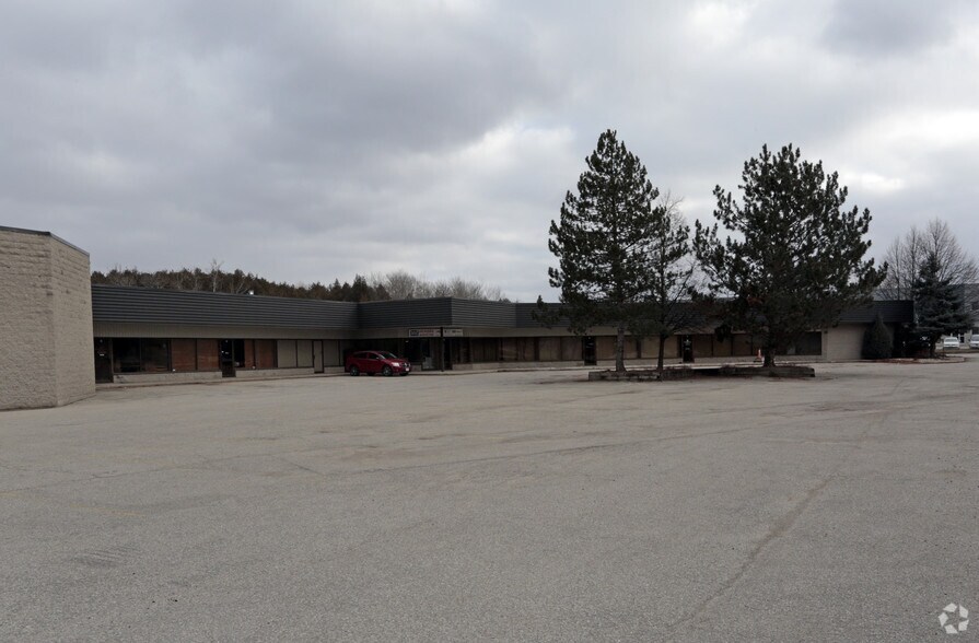 More Photos Of 295 Southgate Dr, Guelph Flex For Lease