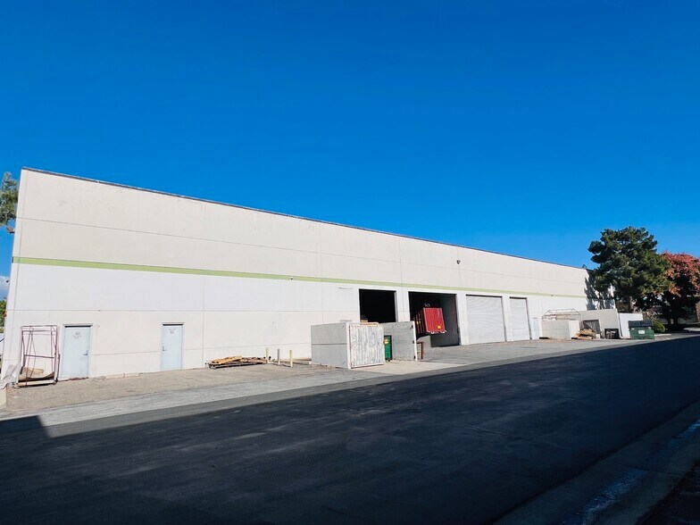 More Photos Of 4475 Eucalyptus Ave, Chino Warehouse For Lease