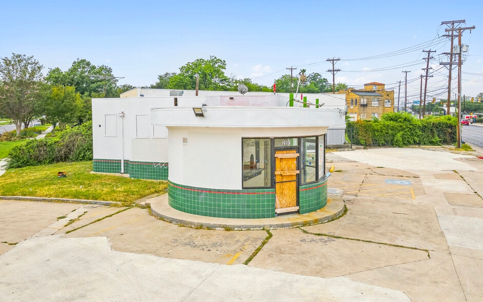 More Photos Of 2001 Fredericksburg Rd, San Antonio Storefront Retail Office For Lease