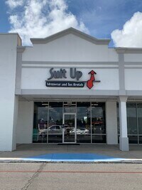 More Photos Of 800-840 E Admiral Doyle Dr, New Iberia Department Store For Sale