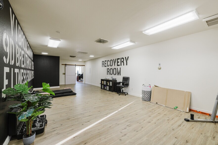 More Photos Of 174 Idaho St, Elko General Retail For Lease